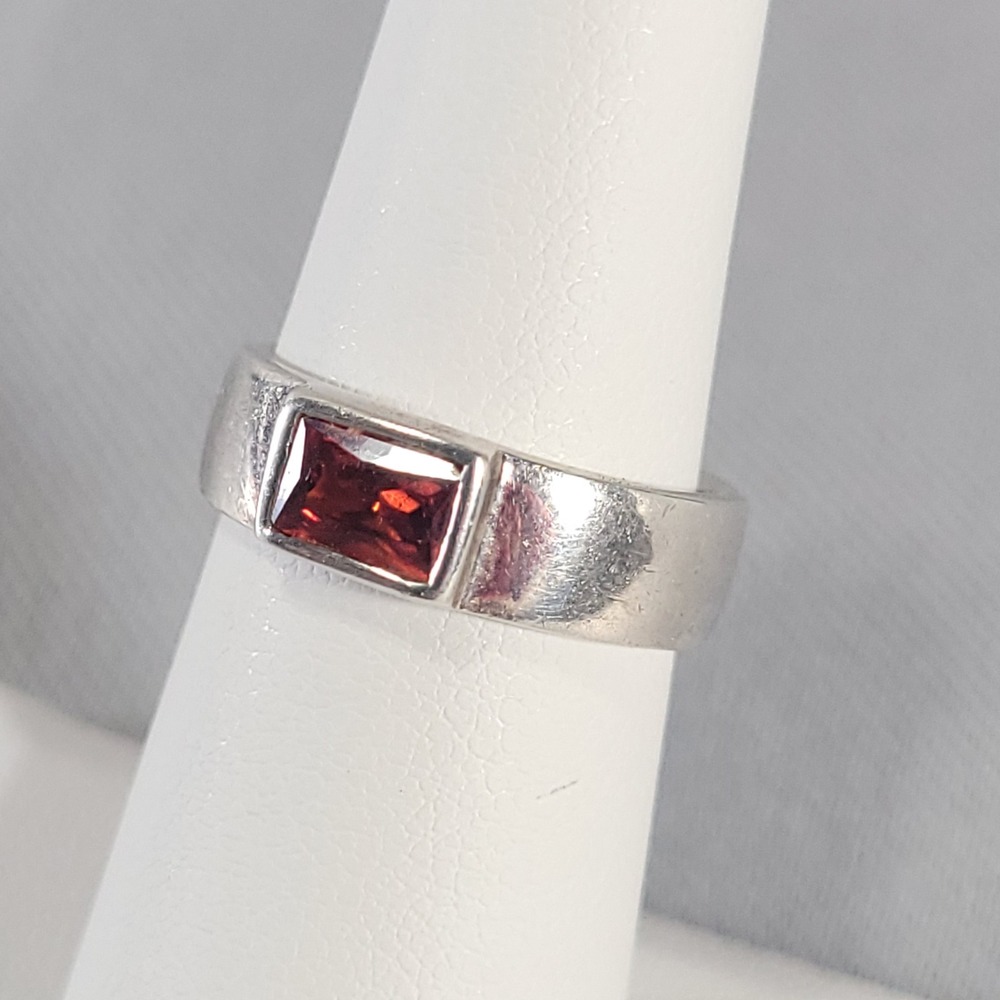 Sterling Silver Ring Women Size 5.5 Tangerine Orange Glass‎ Stone Band Baguette